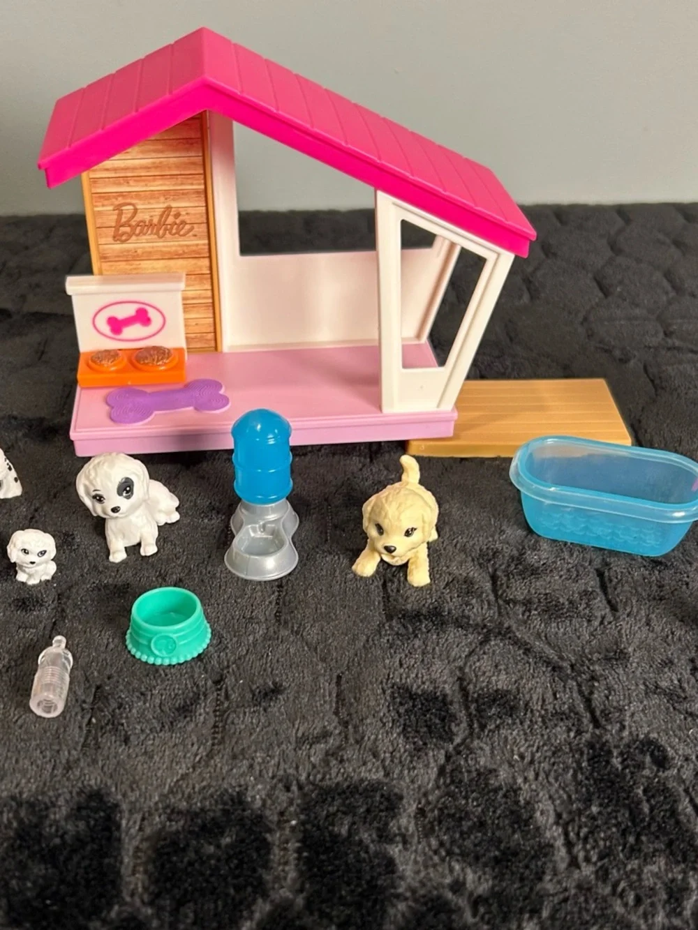 Barbie Doghouse Dogs and Accessories Bundle - Picture 5 of 14